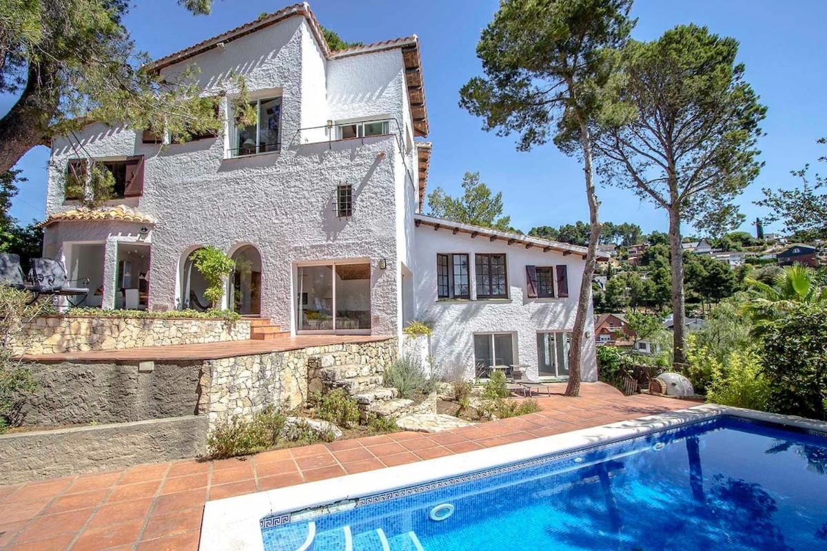 Catalunya Casas Majestic Villa and Views 30km to Barcelona — 4-Star Luxury Hotel in Palleja, Spain
