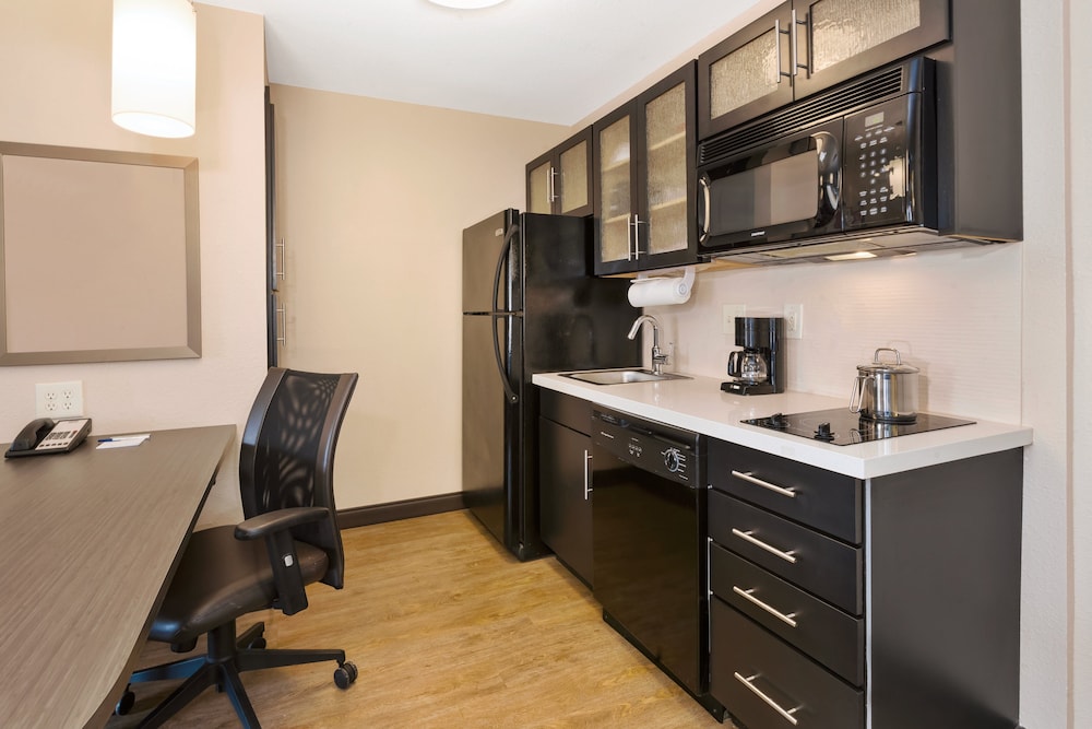 Candlewood Suites Rocky Mount by IHG - photo 13