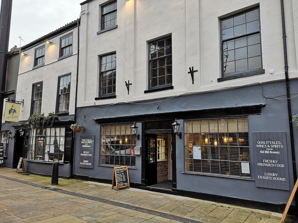 The Lord Nelson - carbon neutral hotel in Brigg