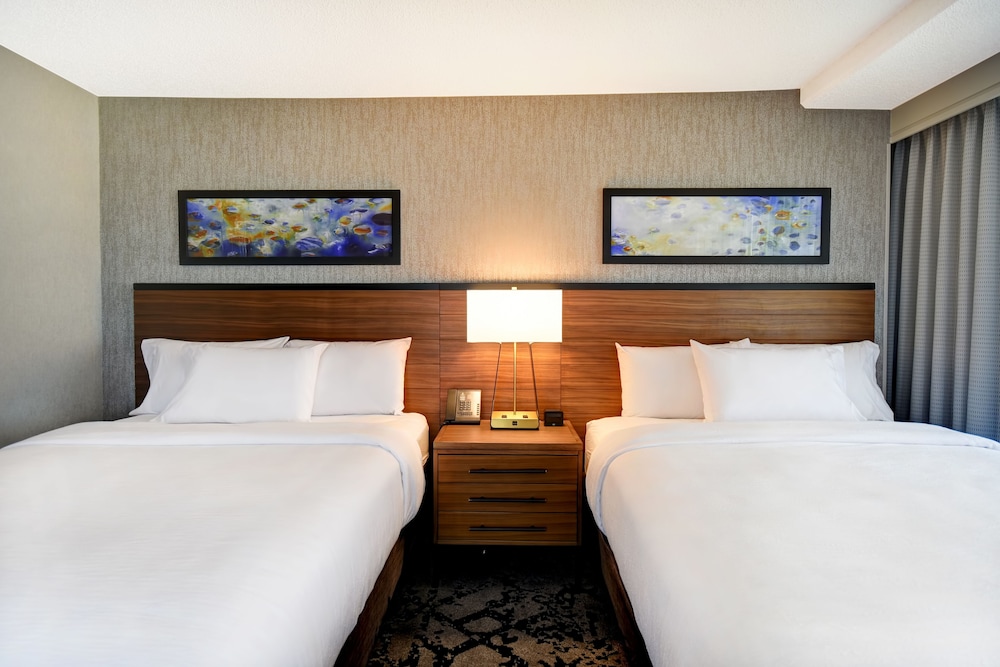 Embassy Suites by Hilton Omaha Downtown Old Market - photo 12