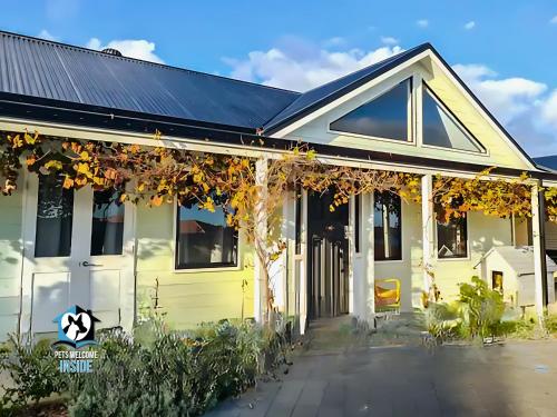 A Beautiful Property Walking Distance to the Beach in Esperance WA in Esperance, Australia