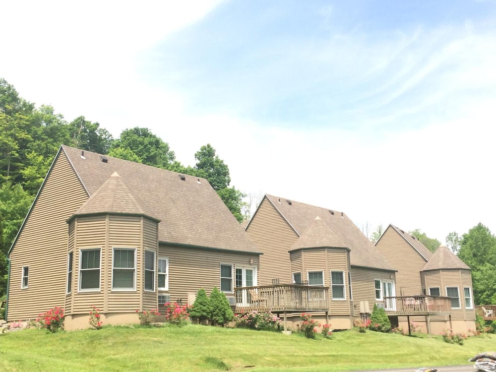 Spruce Hill Inn and Cottages - photo 43