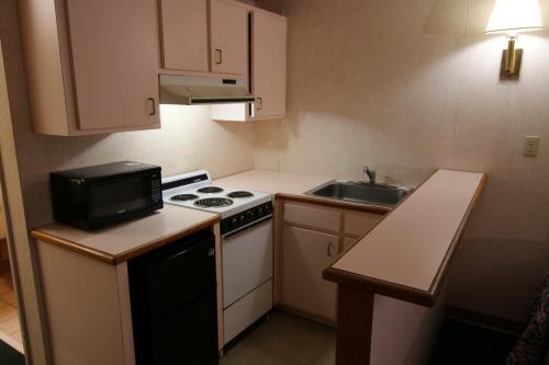Executive Inn Kershaw - photo 13