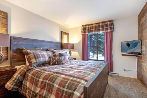 4812 Salt Lick - photo 14