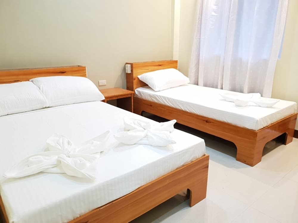 Junas Plaza Inn — El Nido — photo 4