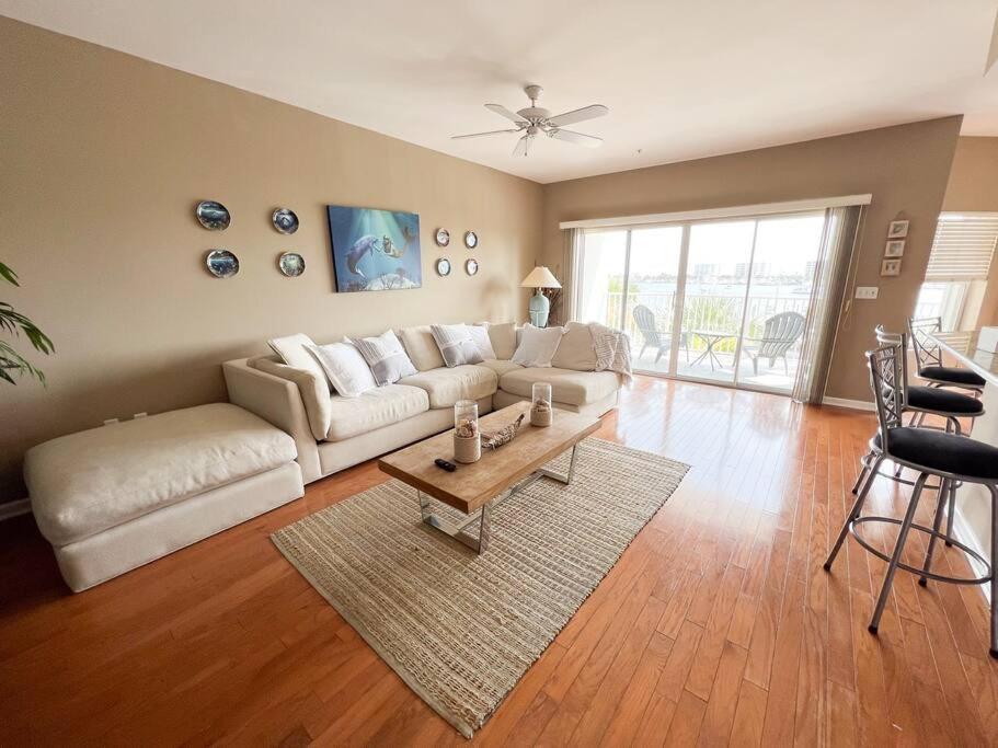 Destin Harbor Getaway - carbon neutral hotel in Destin