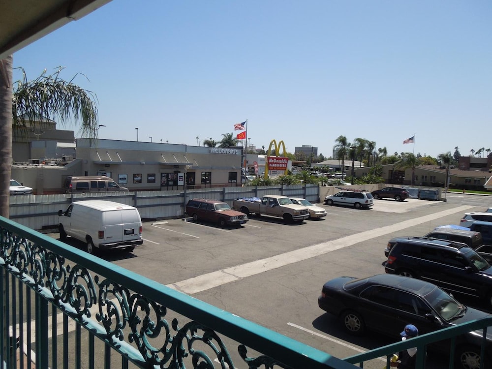 Castaway Motel - photo 25