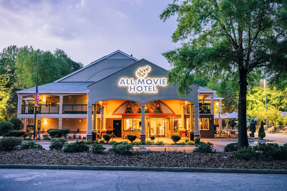 All Movie Hotel