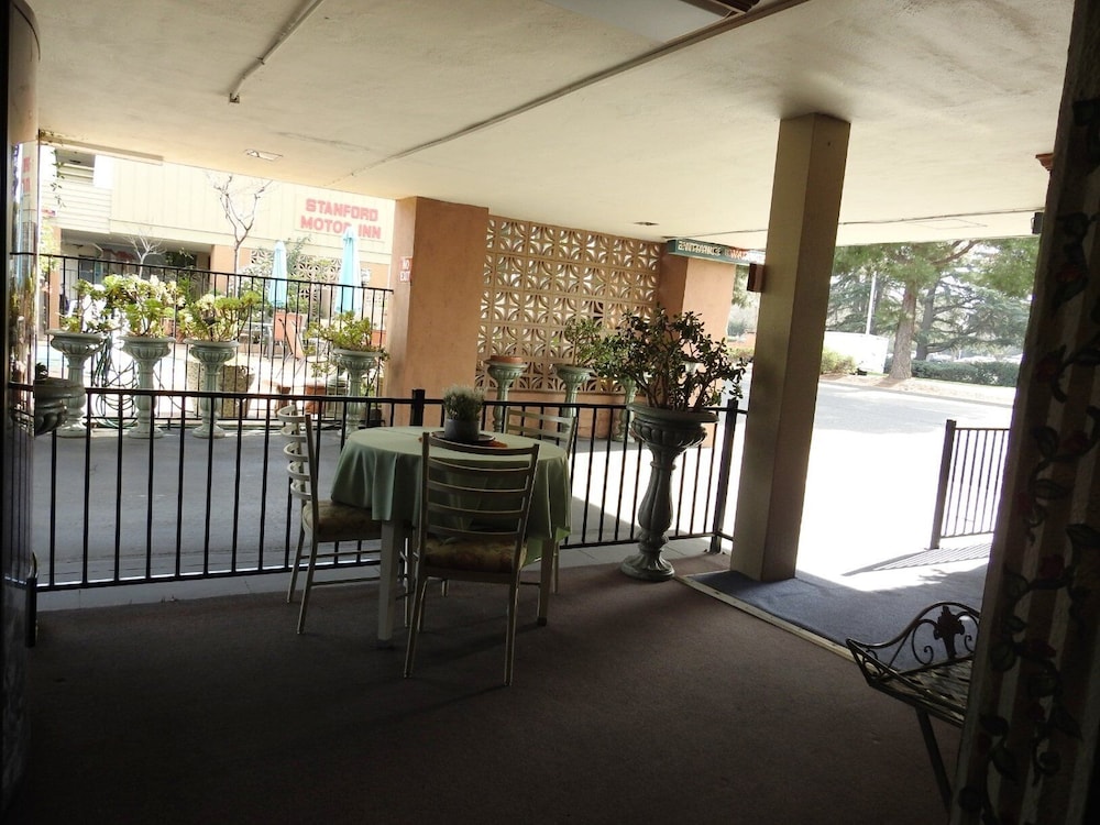 Stanford Motor Inn Palo Alto - photo 24
