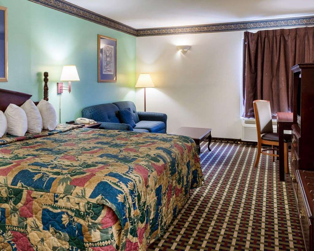 Econo Lodge Hopewell Near Fort Lee I 295 - photo 11