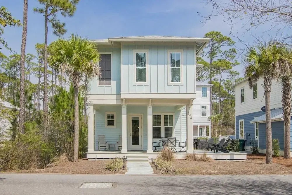 Pura Vida by AvantStay Treetop Retreat Pool Beach Access Bikes Nature Views — 4-Star Luxury Hotel in Panama City Beach, United States