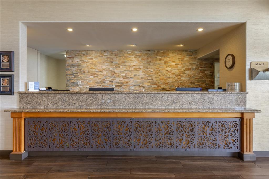 Best Western Plus A Wayfarer's Inn And Suites - photo 38