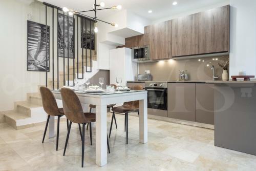 Lovely Duplex With Private Parking Near City Center By Rems — Malaga