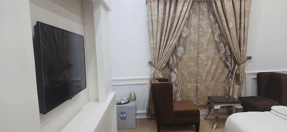 Castle De White House Hotel — Kaduna — photo 4