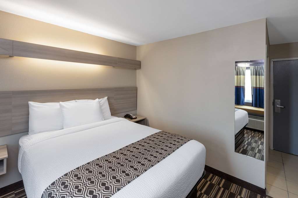 Microtel Inn & Suites by Wyndham Bossier City - photo 46