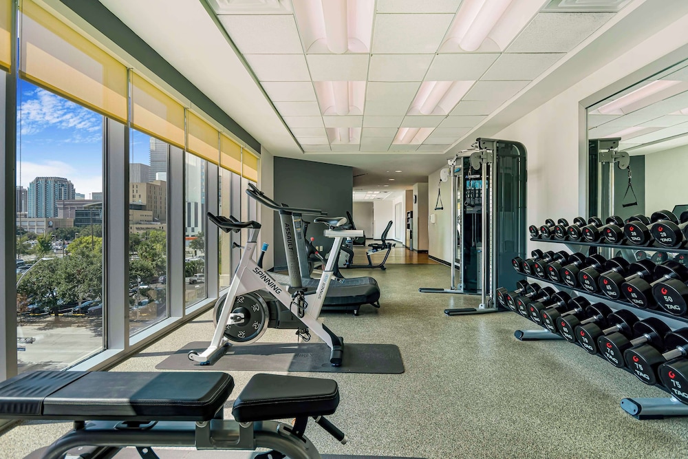 Embassy Suites Houston Downtown - photo 26
