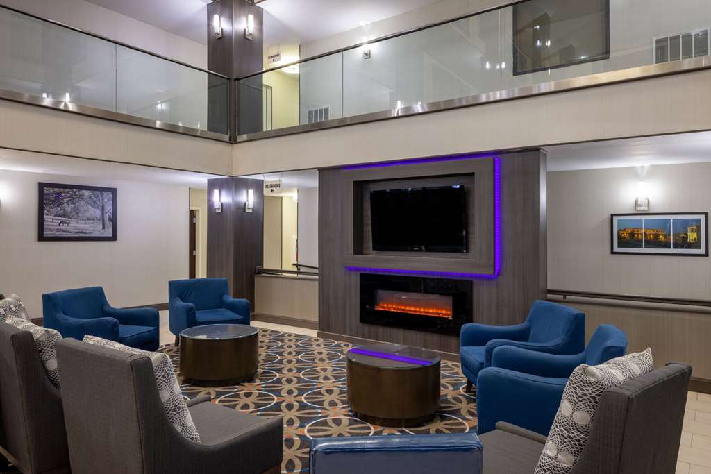 La Quinta Inn & Suites by Wyndham Covington - photo 39