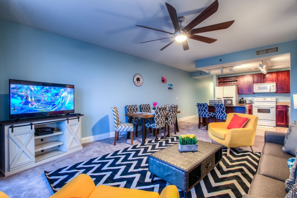 Laketown Wharf Resort by Aneliya's Rentals - photo 649
