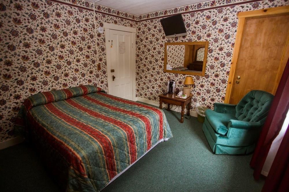 The Big Moose Inn - photo 11
