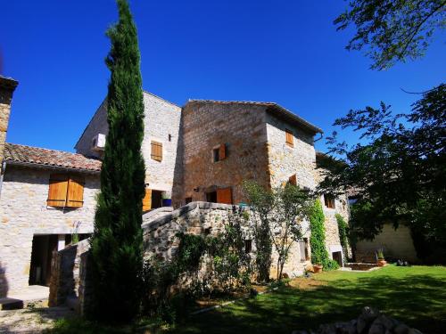 Bastide du Barry Centre Historique de Vallon Pont D'arc — hotel in Vallon-Pont-D'arc