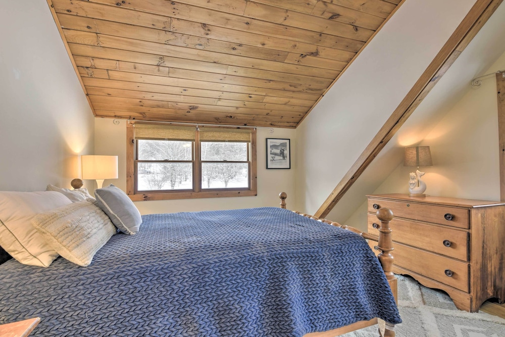 Upscale Montgomery Cabin Near Jay Peak Resort - photo 23