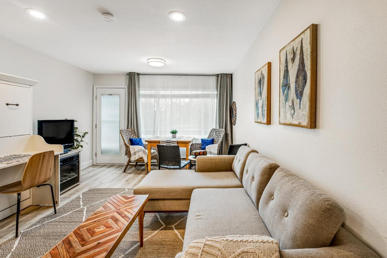 Sandy Landing - carbon neutral hotel in Unknown City