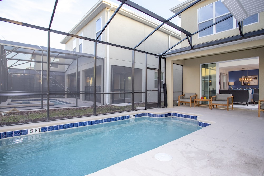 Gorgeous 5Bd Close to Disney @ Storey Lake 2734 - photo 2