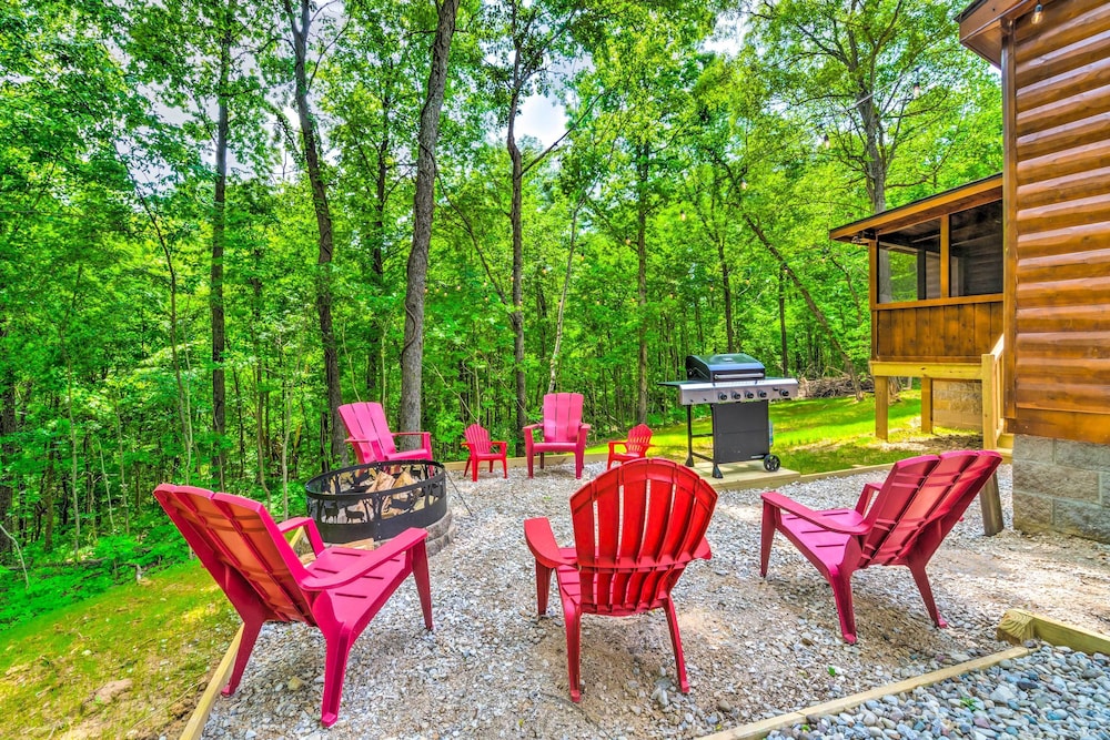 Almost Heaven Too 50 Acre Escape With Pond — Brownsville