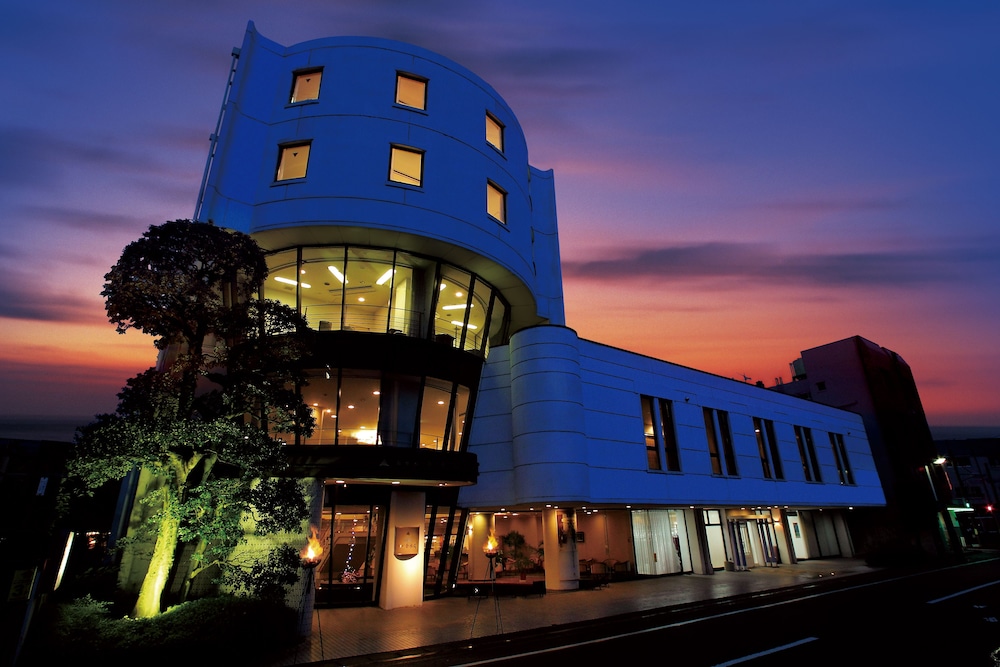 Hotel Kinsuien — Saiki