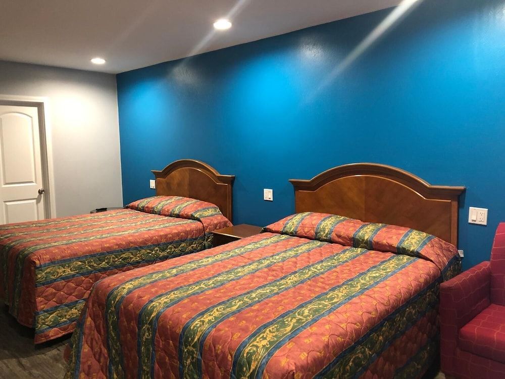 Deano's Motel Culver City - photo 10