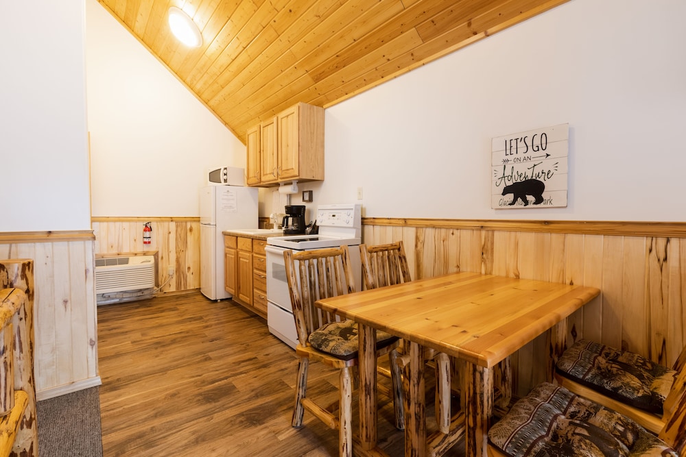 Beargrass Lodging and RV Resort - photo 62