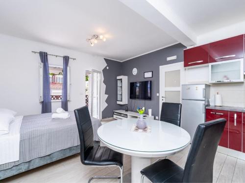 Studio Apartment Feather Studio Apartment with Terrace