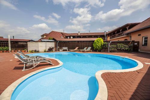Hotel Aldo - carbon neutral hotel in Unicov