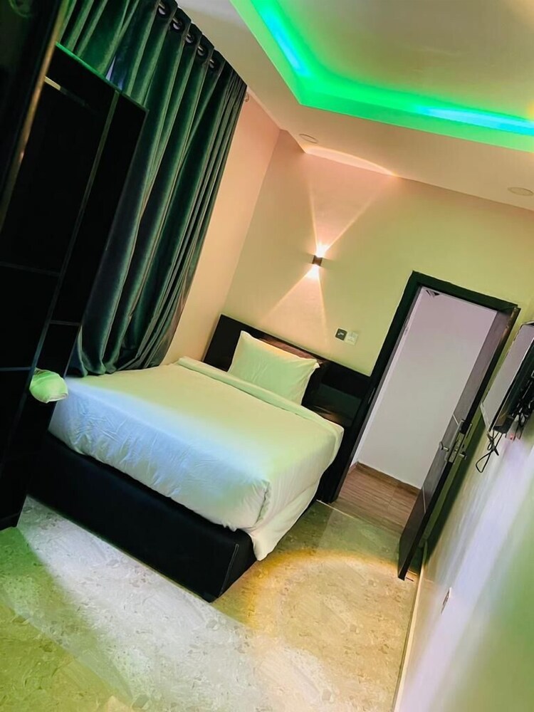 Beniks Courtyard Hotel — Ilorin — photo 2