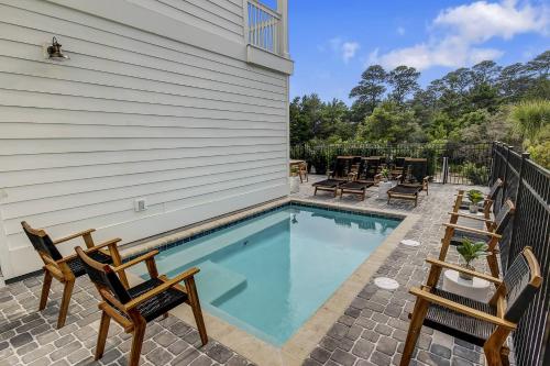 Poolside Paradise - last minute hotel in Unknown City