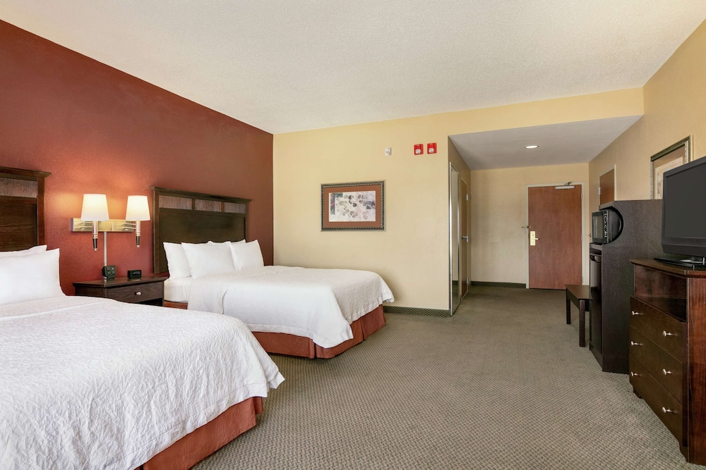 Hampton Inn & Suites Lawton - photo 12