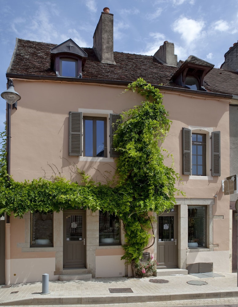 Vign 'appart — 4-Star Luxury Hotel in Nuits-Saint-Georges, France