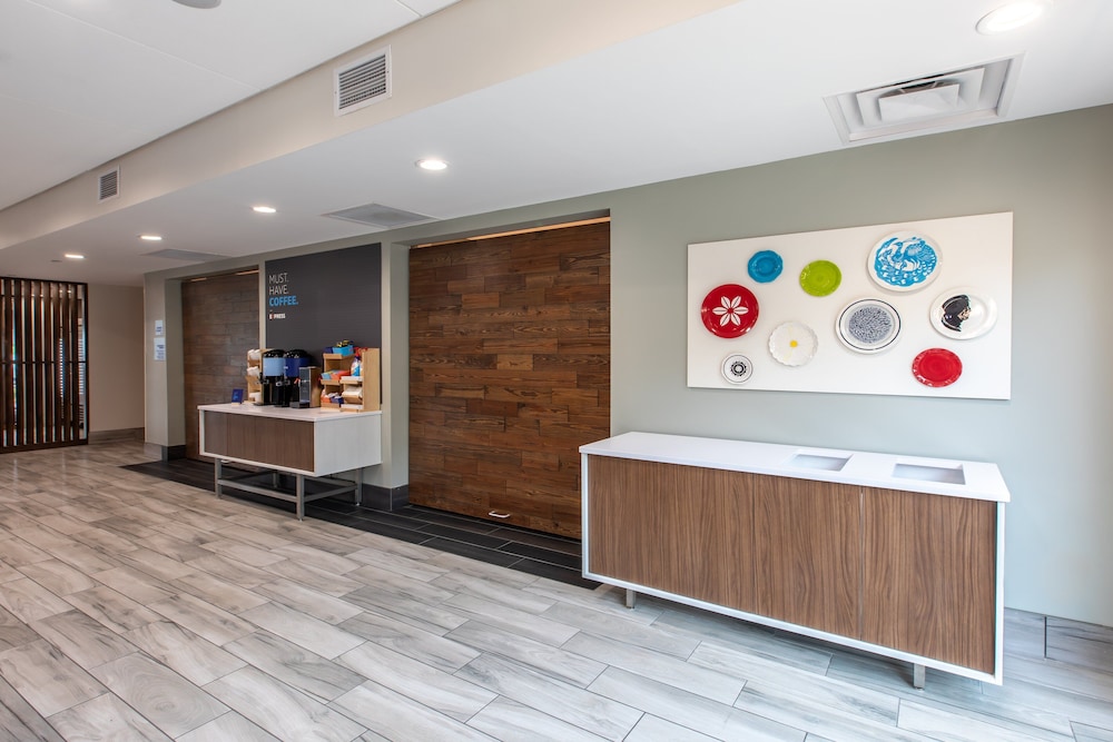 Holiday Inn Express & Suites Greenville S Piedmont by IHG - photo 60