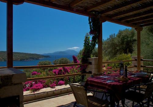 apartment with seaview Lefkada — 4-Star Luxury Hotel in Vasiliki, Greece