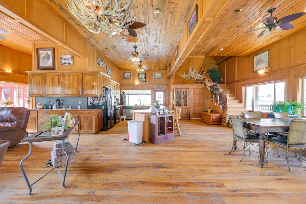 Salmon Vacation Rental w Mountain Views - photo 18