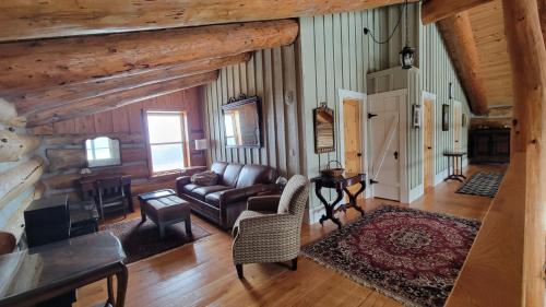 Firefly Creek Lodge - photo 8