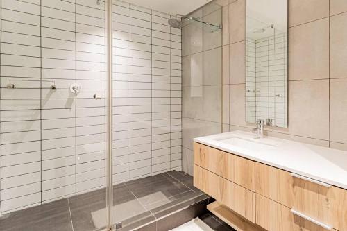 1 bed flat with Mountain view