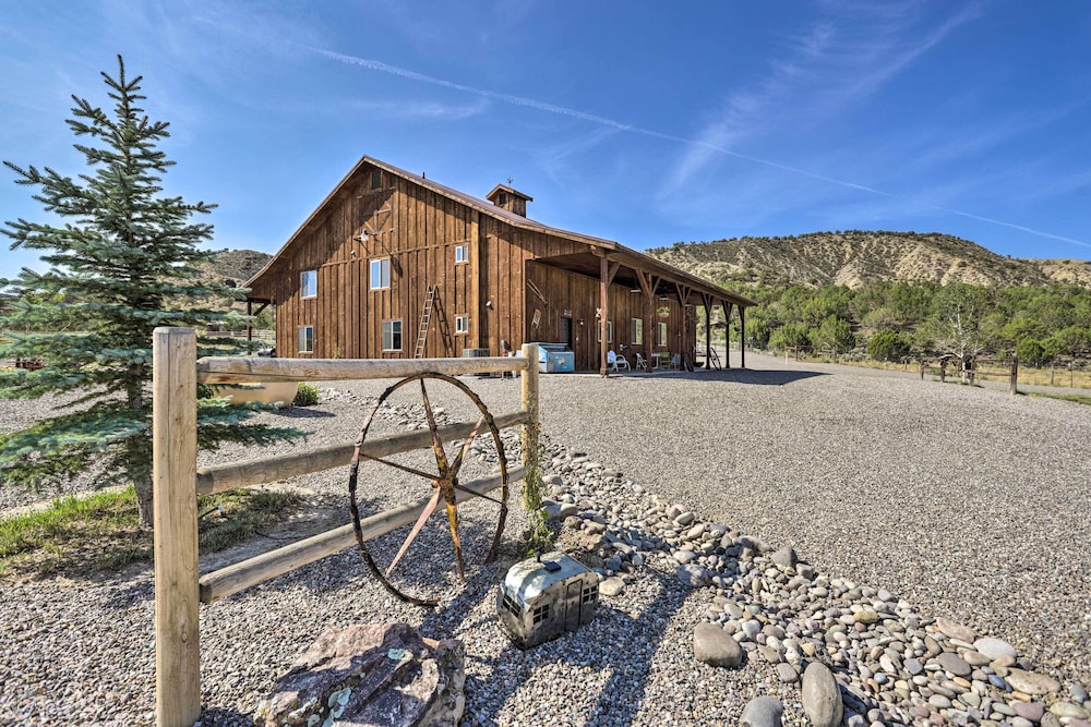 Montrose Barndominium On 7 Acres With Views — Montrose