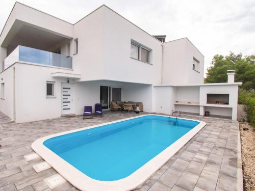 Holiday Home Villa Loreta by Interhome — 4-Star Luxury Hotel in Vodice, Croatia