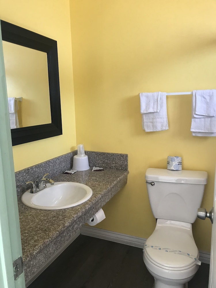 777 Motor Inn - photo 10