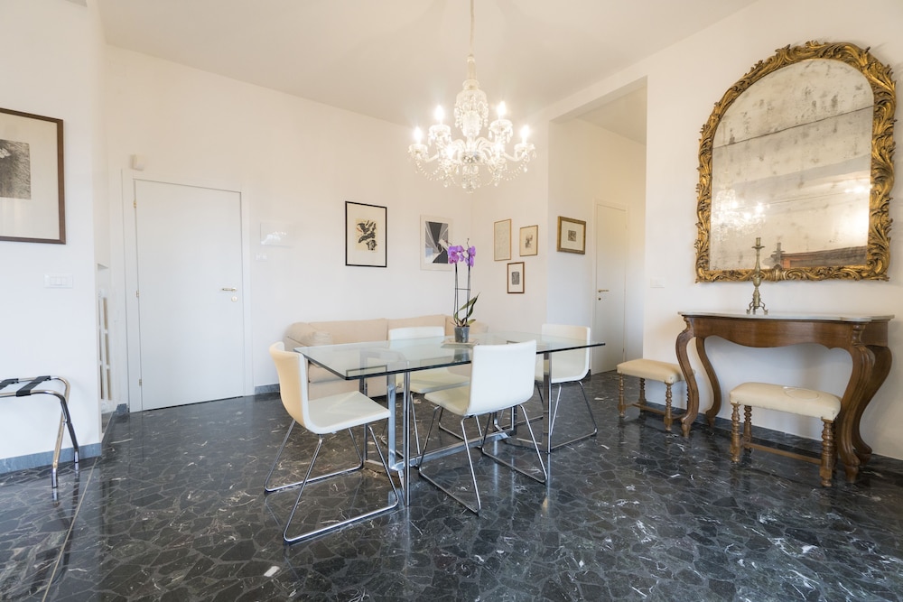 Residence Railway — 5-Star Luxury Hotel in Bologna, Italy