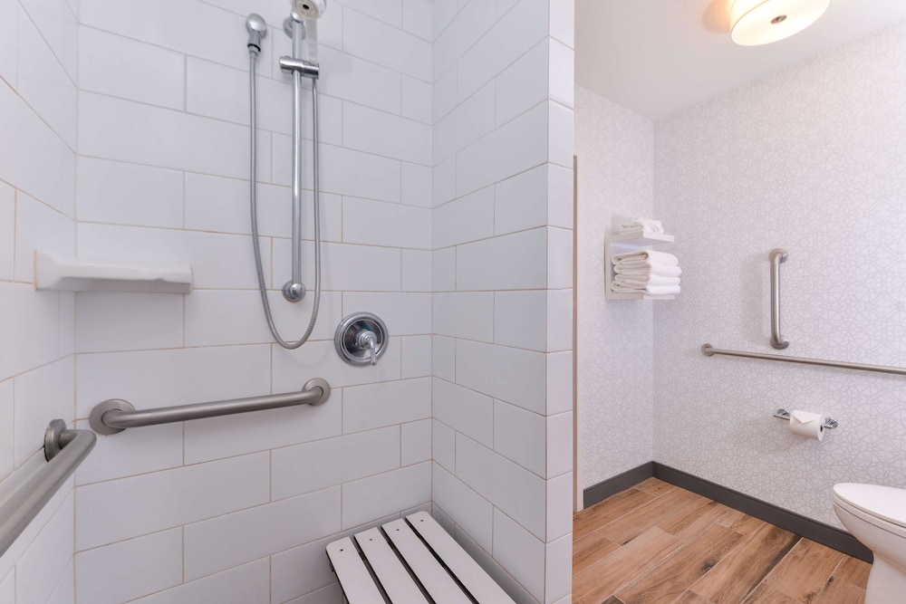 Hampton Inn & Suites Boise Spectrum - photo 87