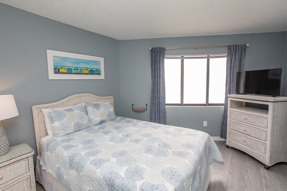 Royal Garden Resort 301 3 Bedroom Condo by RedAwning - photo 4