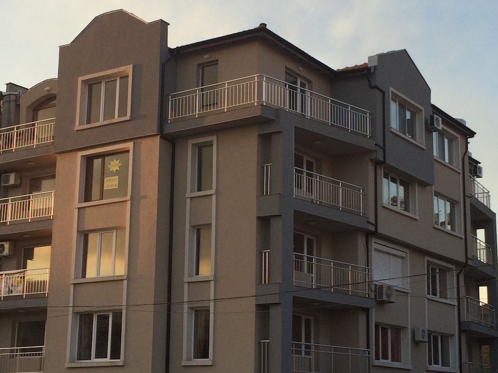 Palace Deluxe Hotel in Pomorie, Bulgaria