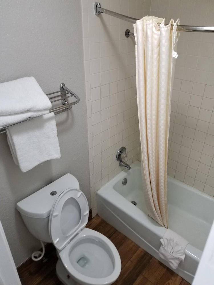 Hill Country Inn Marble Falls - photo 17